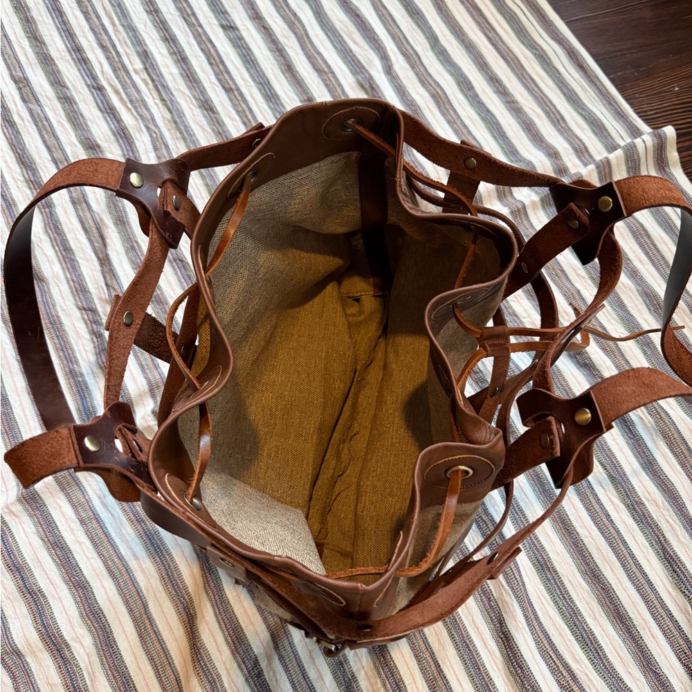 A TOTAL STEAL! Parisian Brown Leather Lattice Tote w/ Canvas Insert - Picture 3 of 7